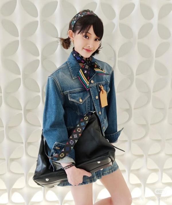 루* 트렁크 사각 모노그램 블랙 스카프