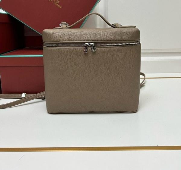 로* 피아나 엑스트라포켓 백팩