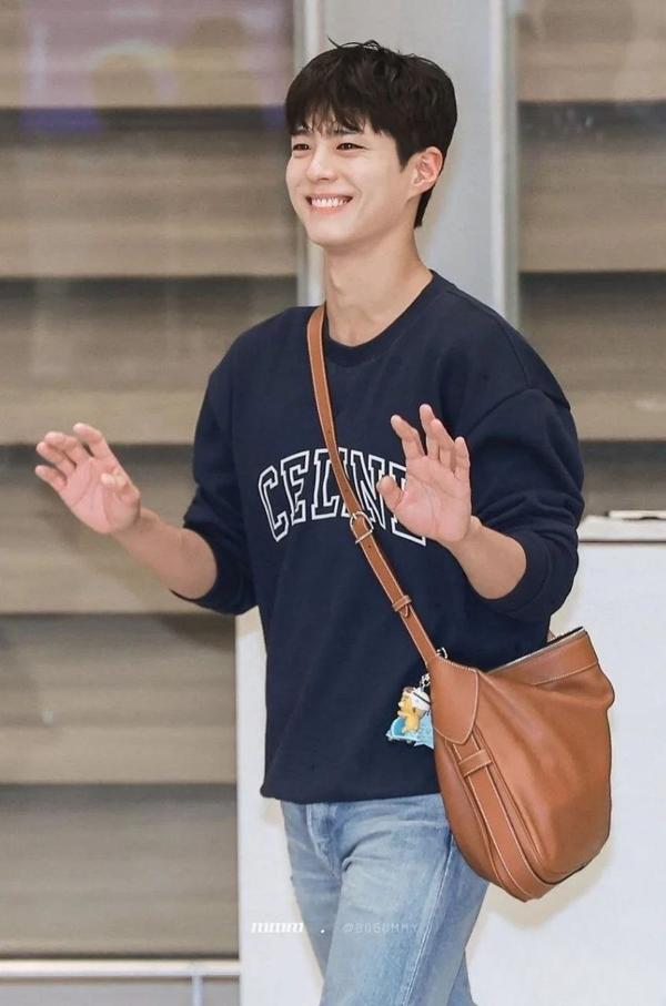 셀** 25 레터링 로고 박보검 맨투맨  수입