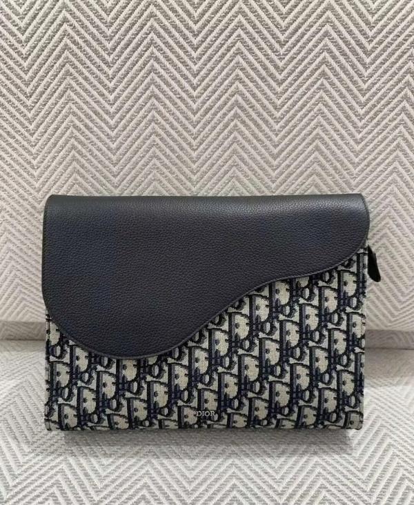 디* 새들 크러치